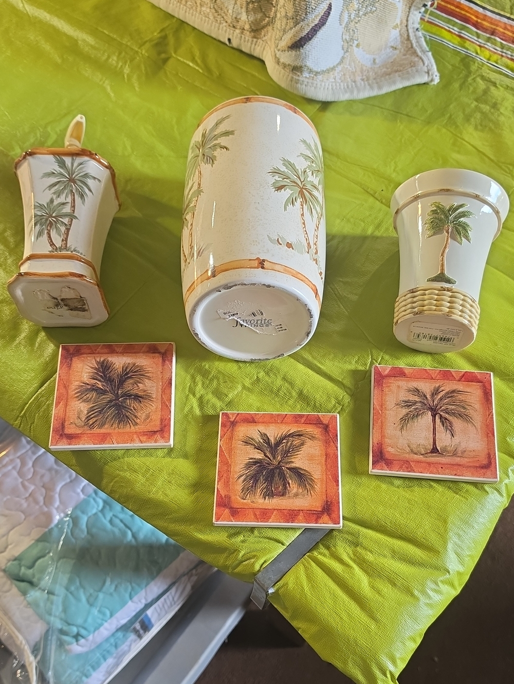 Palm Tree Ceramic Bath Accessory Set — Cream and Green